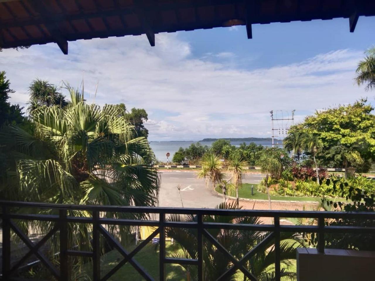 Tiara Labuan Hotel Exterior foto