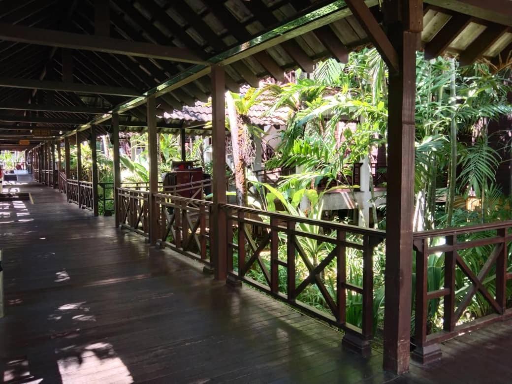 Tiara Labuan Hotel Exterior foto